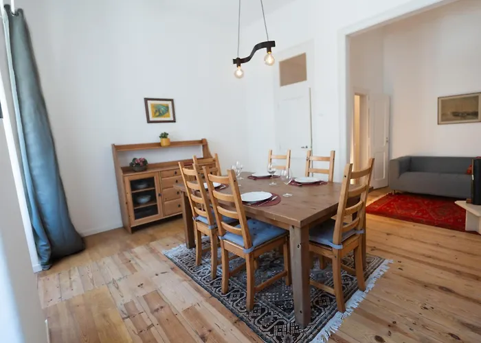 Alfarrobeira House Апартаменты